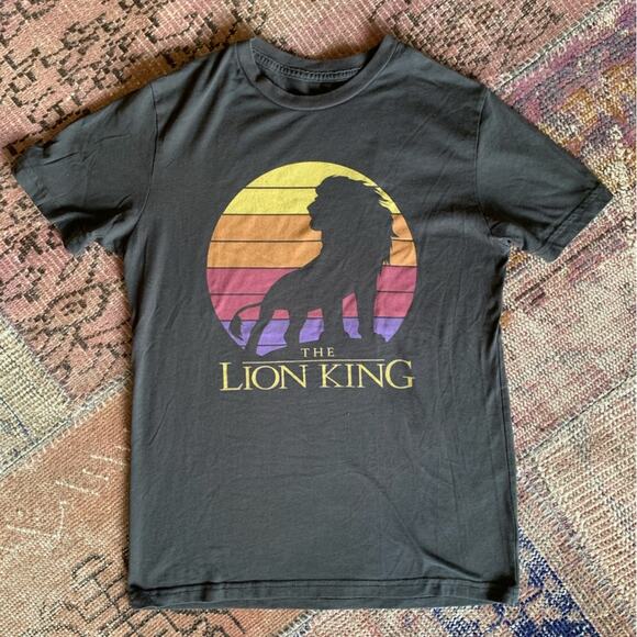 Lion king tshirt size small - Picture 1 of 2